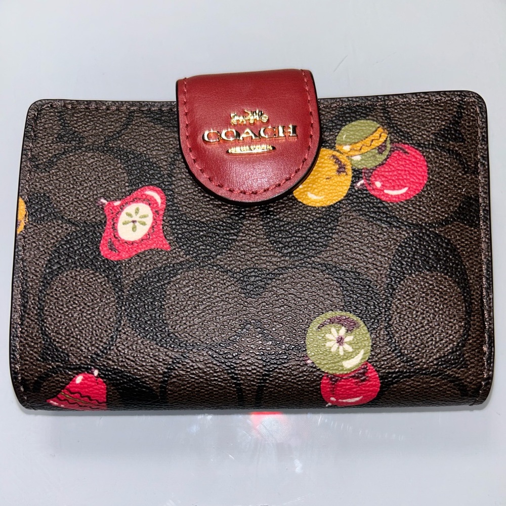Coach Ghost + 2 Wallets – BUNDLE - Picture 10 of 11
